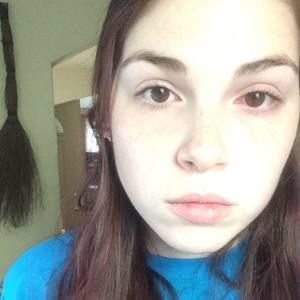 Meet your Posher, Ezmira